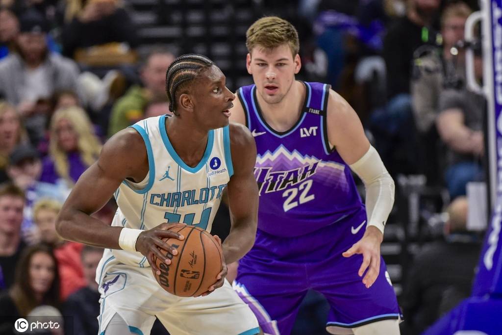 鲍尔17+5+5曼20分 黄蜂9人上双狂胜爵士55分